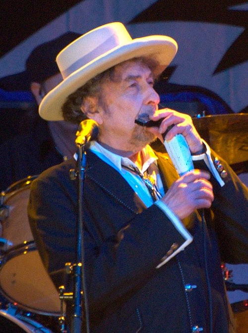 Bob Dylan, a harmonica player